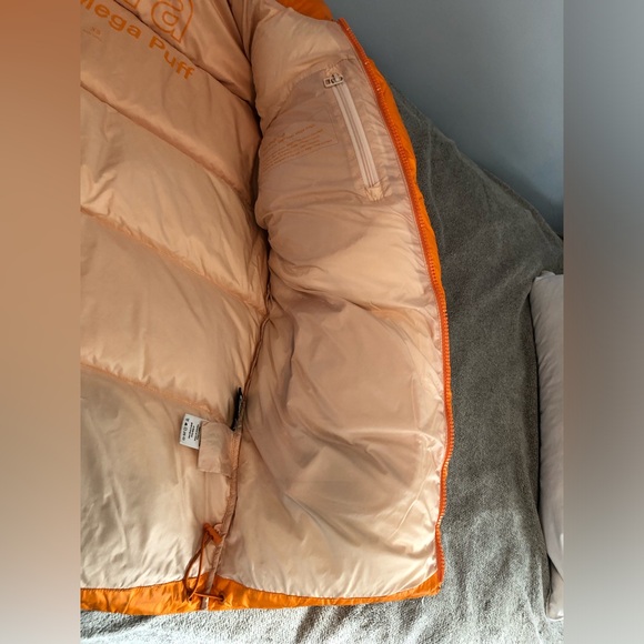 Womens aritzia mega puff jacket - Picture 9 of 14